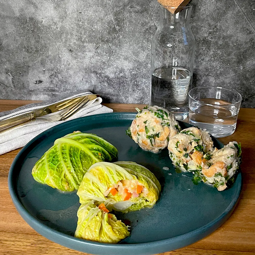 Kohlrouladen mit Semmelkn&ouml;del