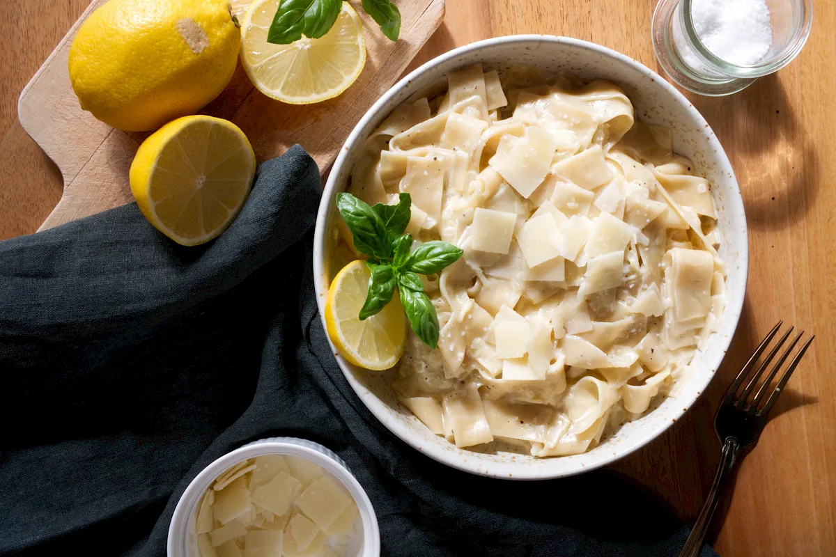 Frisch, cremig und voller Aroma &ndash; diese Zitronenso&szlig;e bringt mediterranes Flair auf deinen Teller.